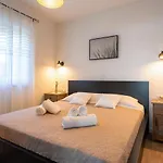 Hana Luxury With Sea View Apartment Sali